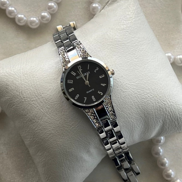 ساغت زنانه نقره ای صفحه مشکی نگین دار برند هانگری